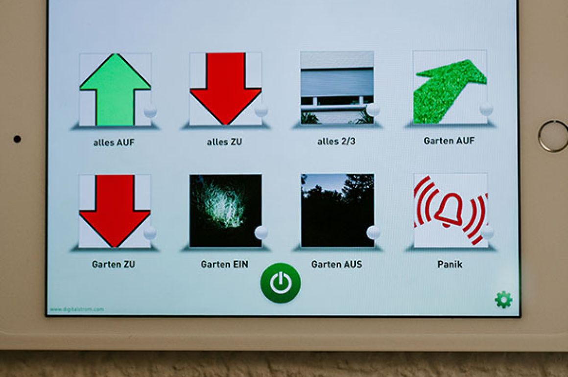 hausueberwachung_ipad_sicherheit_einfamilienhaus.jpg